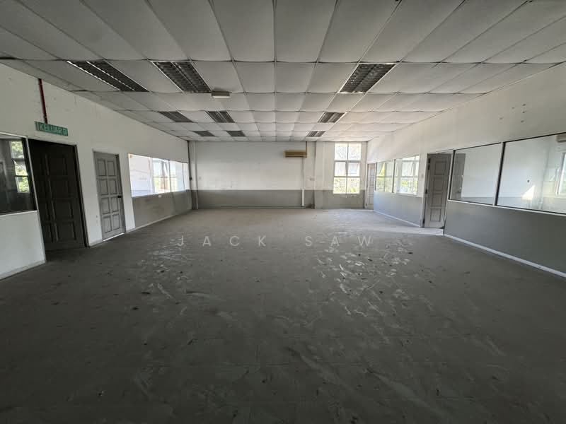 Detached Factory for Rent in Taman Perindustrian Bukit Minyak (Bukit Minyak) - Jack Saw - Interior - PropertyGuru.com.my