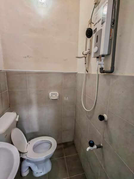 2-storey Terraced House for Rent in Taman Scientex Pasir Gudang (Pasir Gudang) - Kim . - Bathroom - PropertyGuru.com.my