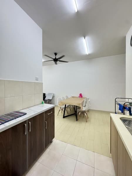 Condominium for Sale at Lakefront Homes - Zuraina Rajudin - Kitchen - PropertyGuru.com.my