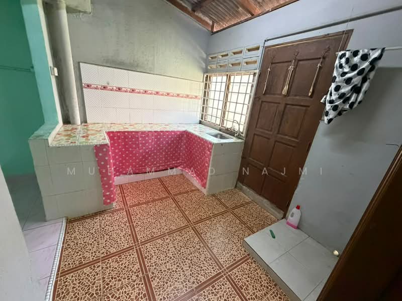 Rumah Teres 2-Tingkat untuk Dijual di Kemaman (Terengganu) - Muhammad Najmi - Kitchen - PropertyGuru.com.my