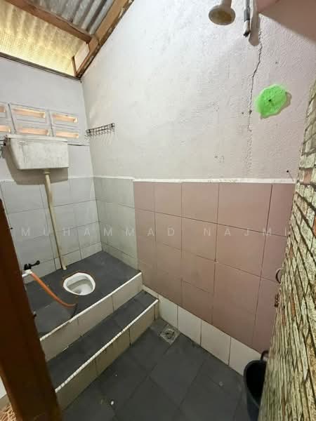 Rumah Teres 2-Tingkat untuk Dijual di Kemaman (Terengganu) - Muhammad Najmi - Bathroom - PropertyGuru.com.my