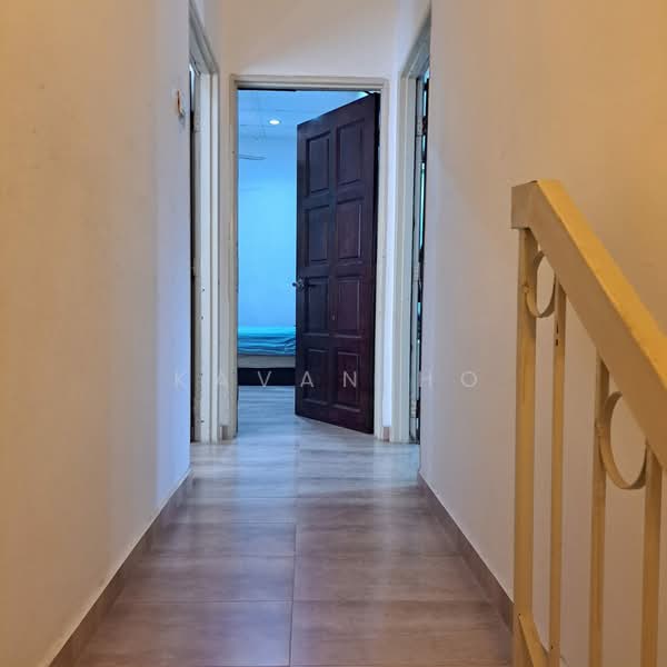 Rumah Teres 2-Tingkat untuk Dijual di Taman Putra Perdana (Puchong) - Kavan Ho - Corridor - PropertyGuru.com.my
