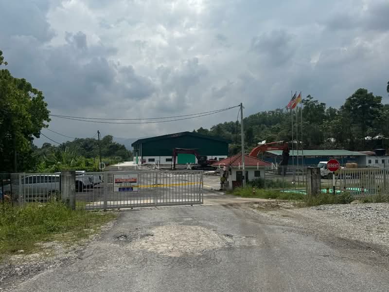Gudang untuk Disewa di Bandar Utama Batang Kali (Batang Kali) - Dennix Chin - Exterior - PropertyGuru.com.my