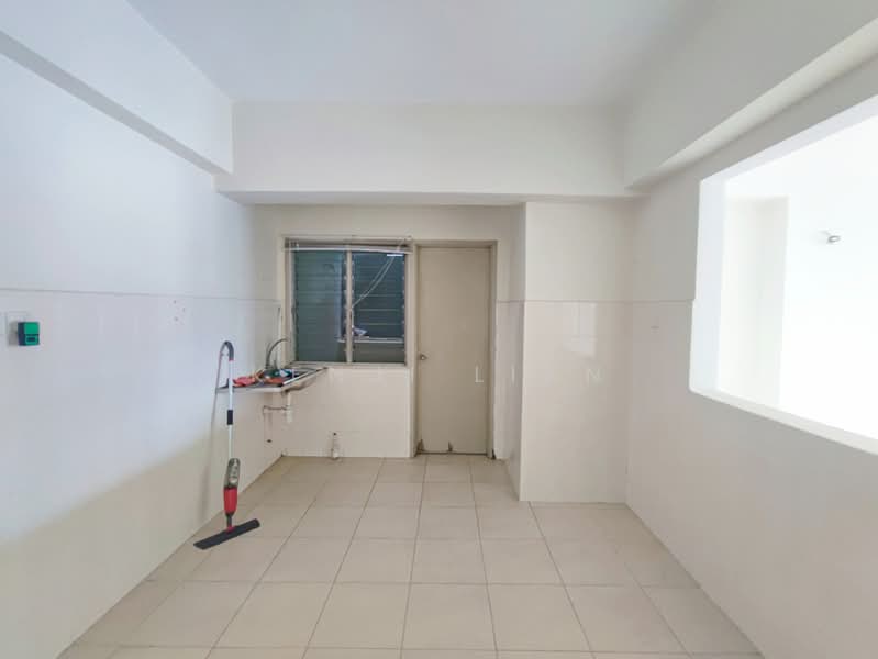 Kediaman Servis untuk Dijual di D'Alamanda - Kenji Lian - Kitchen - PropertyGuru.com.my
