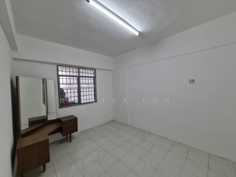 Flat for Rent at Farlim 4 - Derrick Loh - Interior - PropertyGuru.com.my