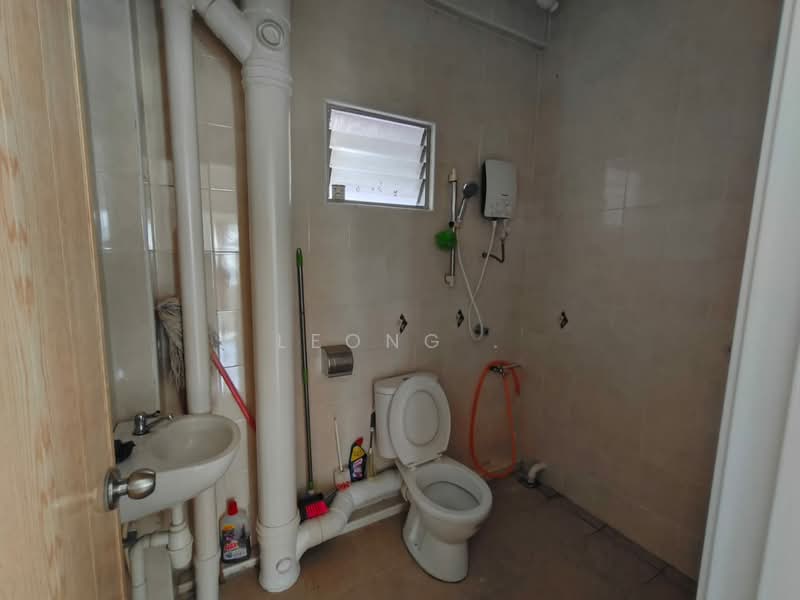 Apartment for Rent at Sri Kristal - Leong . - Bathroom - PropertyGuru.com.my