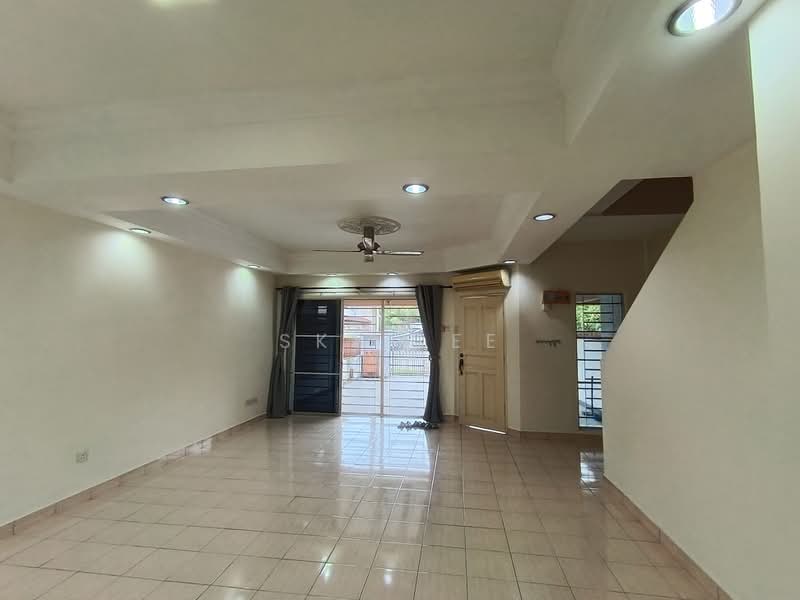Rumah Teres 2-Tingkat untuk Dijual di Taman Putra Prima (Puchong) - Sky Lee - Living Room - PropertyGuru.com.my