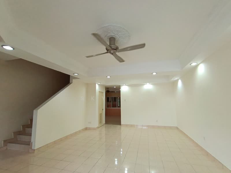 Rumah Teres 2-Tingkat untuk Dijual di Taman Putra Prima (Puchong) - Sky Lee - Living Room - PropertyGuru.com.my