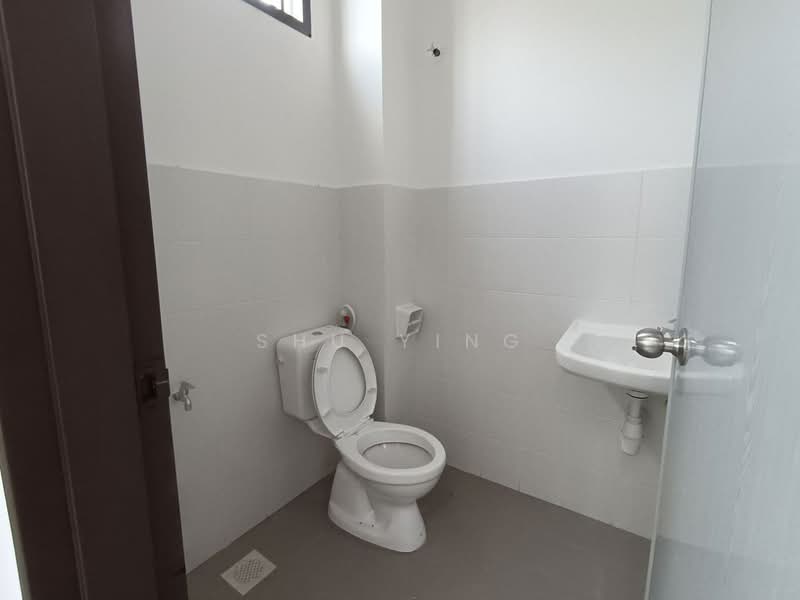 Rumah Teres untuk Disewa di Kelapa Sawit (Kulai) - Shu Ying - Bathroom - PropertyGuru.com.my