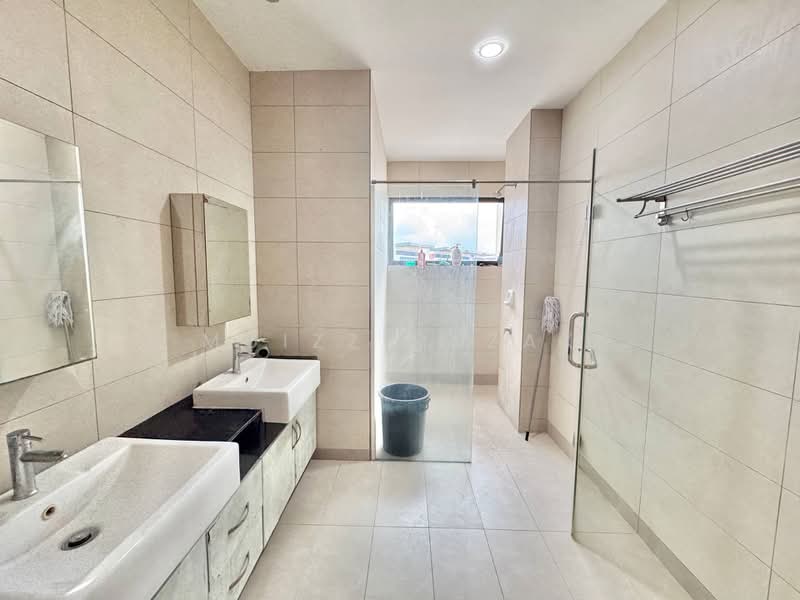 2.5-storey Terraced House for Sale in TTDI Grove (Kajang) - Muizz Razak - PropertyGuru.com.my