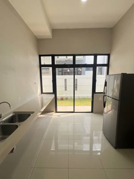 Cluster House for Sale in Bukit Indah (Iskandar Puteri (Nusajaya)) - Endy Law Law - Kitchen - PropertyGuru.com.my