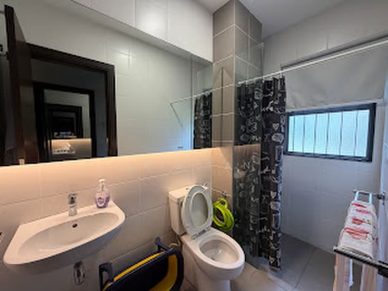 Rumah Berkembar untuk Dijual di Jade Hills (Kajang) - Kris Tan - Bathroom - PropertyGuru.com.my