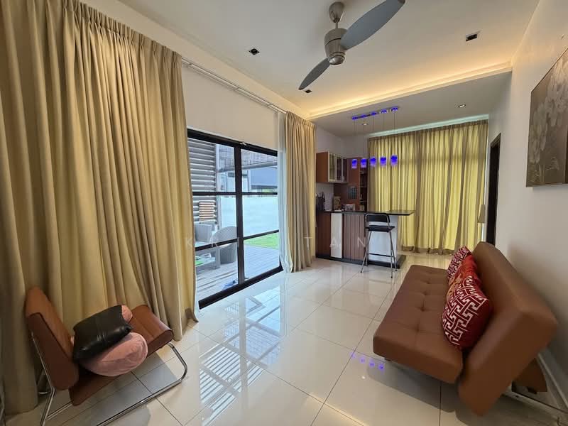 Rumah Berkembar untuk Dijual di Jade Hills (Kajang) - Kris Tan - Living Room - PropertyGuru.com.my