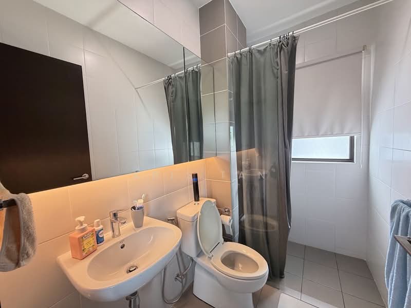 Rumah Berkembar untuk Dijual di Jade Hills (Kajang) - Kris Tan - Bathroom - PropertyGuru.com.my