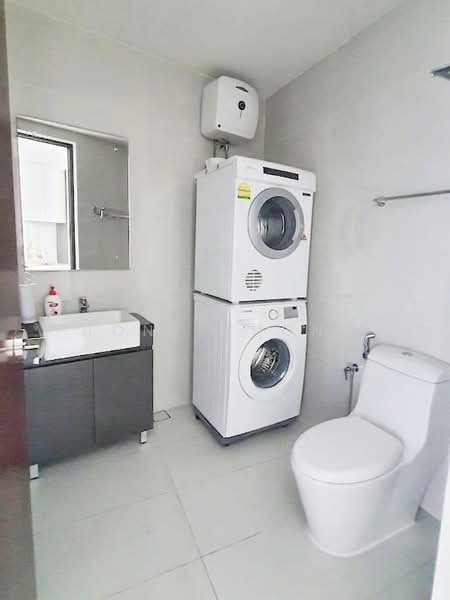 Condominium for Rent at Amberside @ Country Garden Danga Bay - Tony Chong - Bathroom - PropertyGuru.com.my