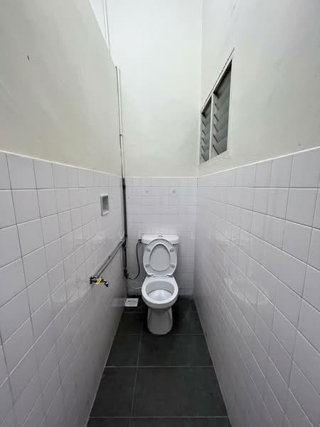 1.5-storey Terraced House for Sale in Taman Pelangi (Johor Bahru) - Jovel Lim - Bathroom - PropertyGuru.com.my