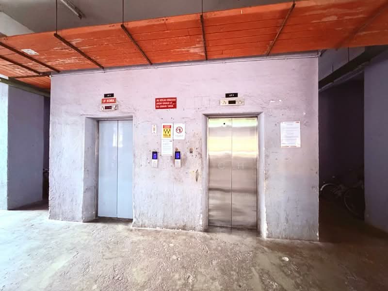 Flat for Sale at Flat Taman Bukit Angkasa - Dennix Chin - Corridor - PropertyGuru.com.my