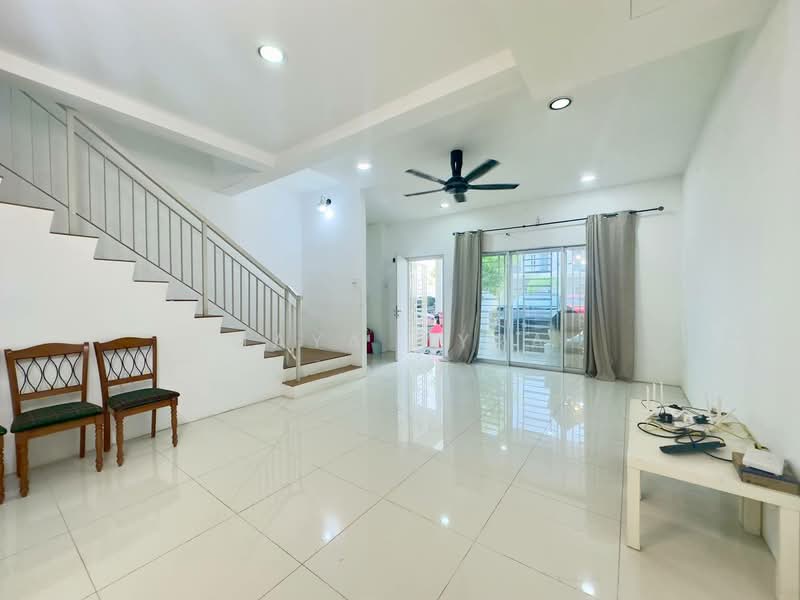 Rumah Teres 2-Tingkat untuk Dijual di Cyberjaya (Selangor) - Maya Myra - Living Room - PropertyGuru.com.my