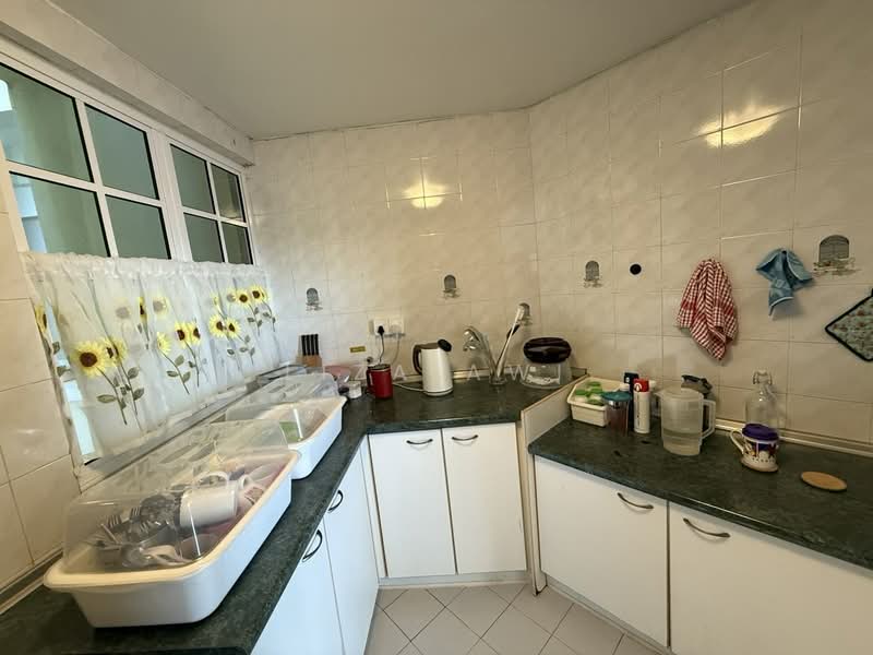 Kondominium untuk Dijual di Pantai Panorama Condominiums - Liza Awi - Kitchen - PropertyGuru.com.my