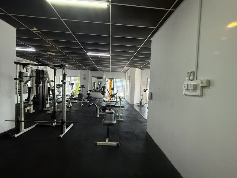 Kondominium untuk Dijual di Pantai Panorama Condominiums - Liza Awi - Gym - PropertyGuru.com.my