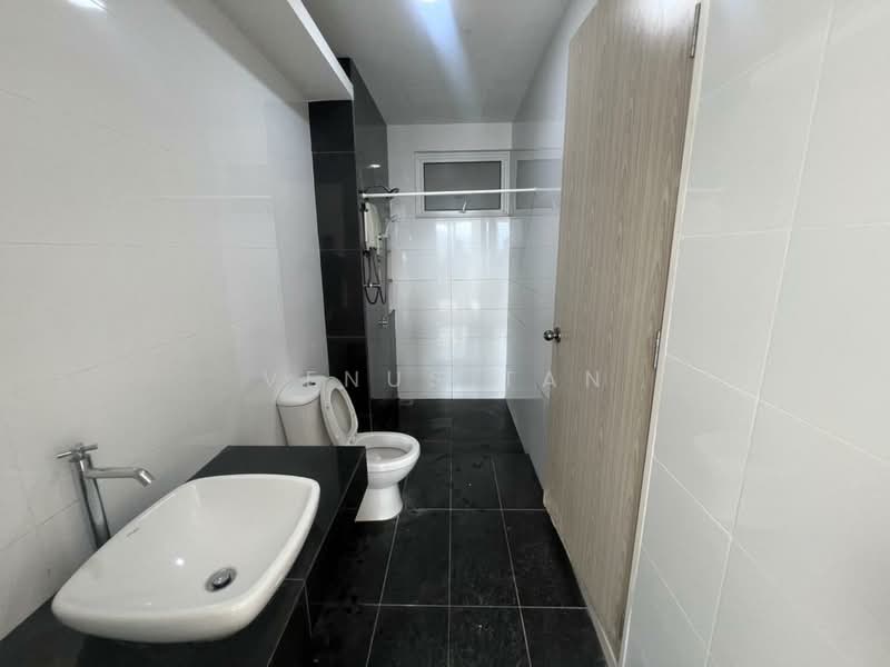 Condominium for Sale at The Clovers - Venus Tan - Bathroom - PropertyGuru.com.my