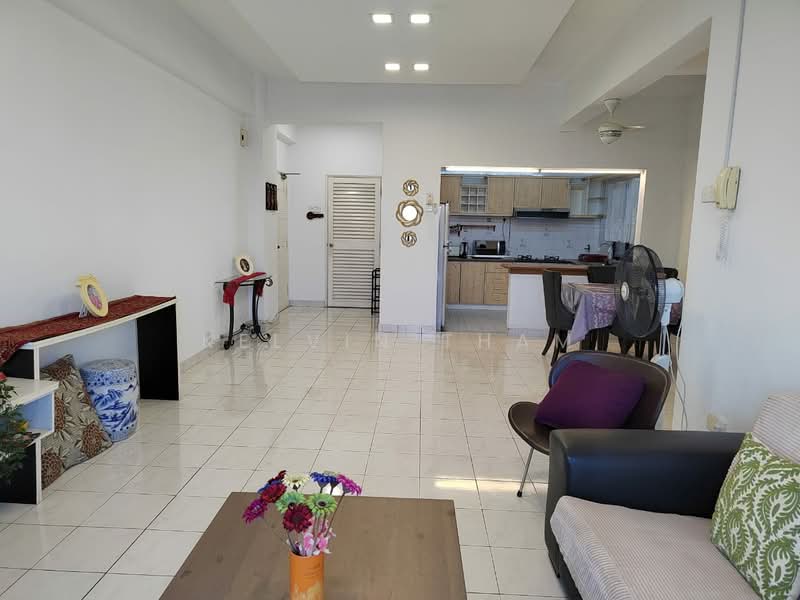 Kondominium untuk Dijual di Desa Villa Condominium - Kelvin Tham - Living Room - PropertyGuru.com.my