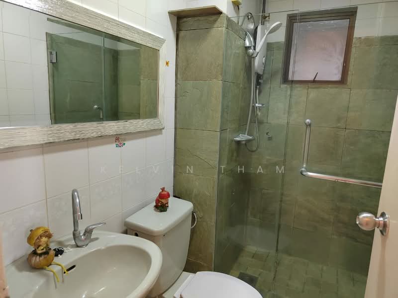 Kondominium untuk Dijual di Desa Villa Condominium - Kelvin Tham - Bathroom - PropertyGuru.com.my