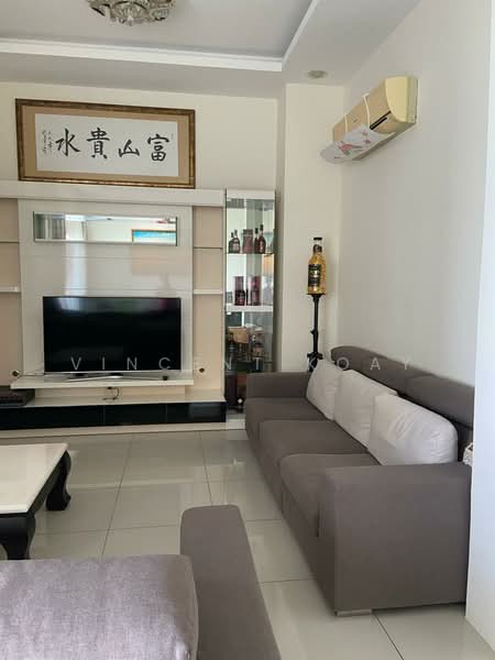 Kondominium untuk Disewa di 10 Island Resort - Vincent Koay - Living Room - PropertyGuru.com.my