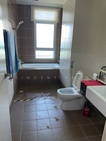 Kondominium untuk Disewa di 10 Island Resort - Vincent Koay - Bathroom - PropertyGuru.com.my