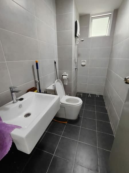 Kondominium untuk Dijual di Emerald Residence - Joseph Tan - Bathroom - PropertyGuru.com.my