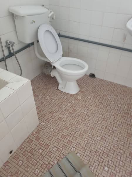 Rumah Teres 2-Tingkat untuk Disewa di Bangsar (Kuala Lumpur) - Zack Ng - Bathroom - PropertyGuru.com.my