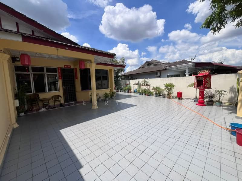 Rumah Teres 1-Tingkat untuk Dijual di Taman Rinting (Masai) - Terry Tan - Exterior - PropertyGuru.com.my