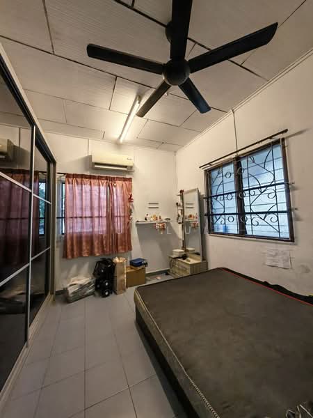 1-storey Terraced House for Sale in Tampoi (Johor) - Lui Lui - Bedroom - PropertyGuru.com.my