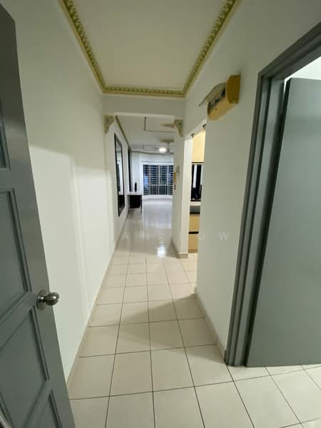 Kondominium untuk Disewa di Puncak Banyan - Ryan Low - Corridor - PropertyGuru.com.my