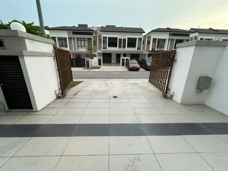 Rumah Teres 2-Tingkat untuk Disewa di Setia Ecohill (Semenyih) - CK Law - Exterior - PropertyGuru.com.my