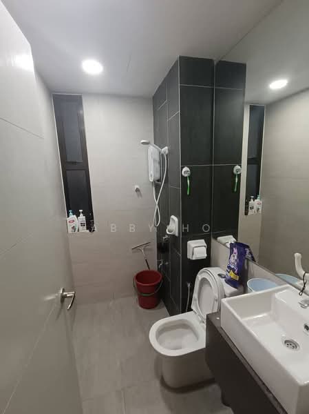 Kondominium untuk Disewa di Admiral Residences - Abby Ho - Bathroom - PropertyGuru.com.my