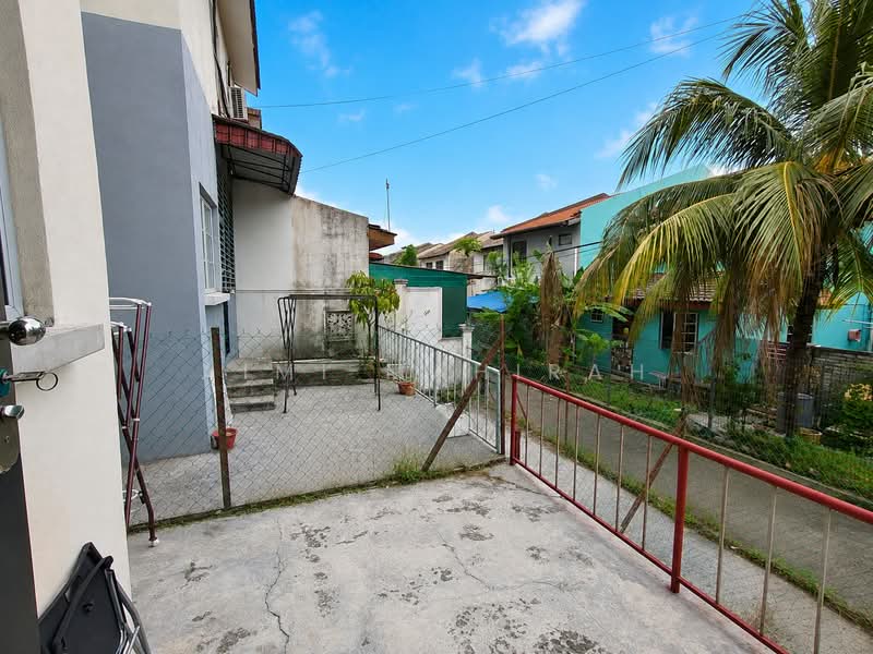 2.5-storey Terraced House for Sale in Taman Puncak Saujana (Kajang) - Aimi Mahirah - Exterior - PropertyGuru.com.my