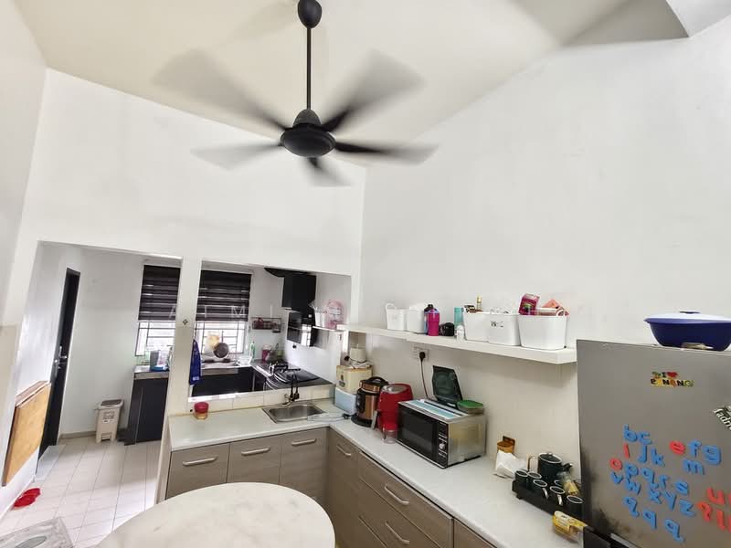 2.5-storey Terraced House for Sale in Taman Puncak Saujana (Kajang) - Aimi Mahirah - Kitchen - PropertyGuru.com.my