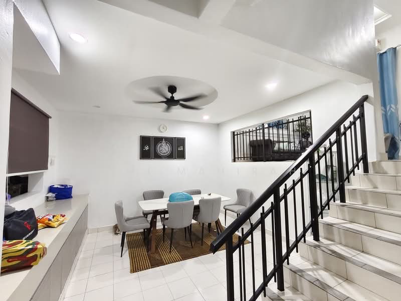 2.5-storey Terraced House for Sale in Taman Puncak Saujana (Kajang) - Aimi Mahirah - Dining Room - PropertyGuru.com.my