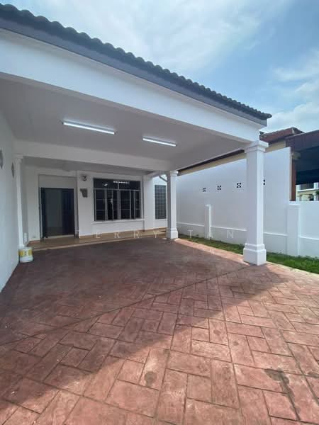Rumah Teres 2-Tingkat untuk Dijual di Taman Mutiara Rini (Skudai) - Terry Tan - Exterior - PropertyGuru.com.my