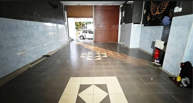 Kedai untuk Disewa di Damansara Damai (Selangor) - Davis Ong - Entrance - PropertyGuru.com.my