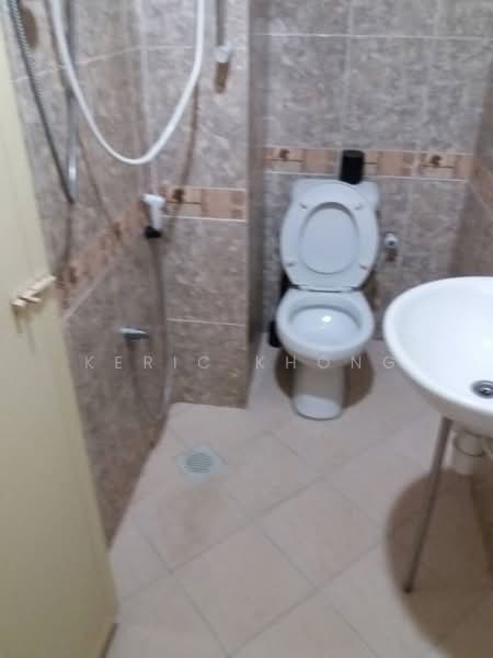 Kondominium untuk Disewa di Kepong Sentral Condominium - Keric Khong - Bathroom - PropertyGuru.com.my