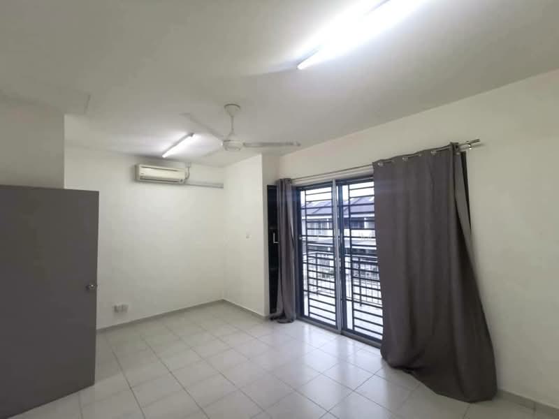 Rumah Teres 2-Tingkat untuk Dijual di Taman Scientex Utama (Senai) - Jovel Lim - Living Room - PropertyGuru.com.my