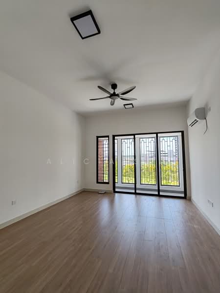 Rumah Teres 2-Tingkat untuk Dijual di Elmina (Shah Alam) - Alicia Soo - Living Room - PropertyGuru.com.my