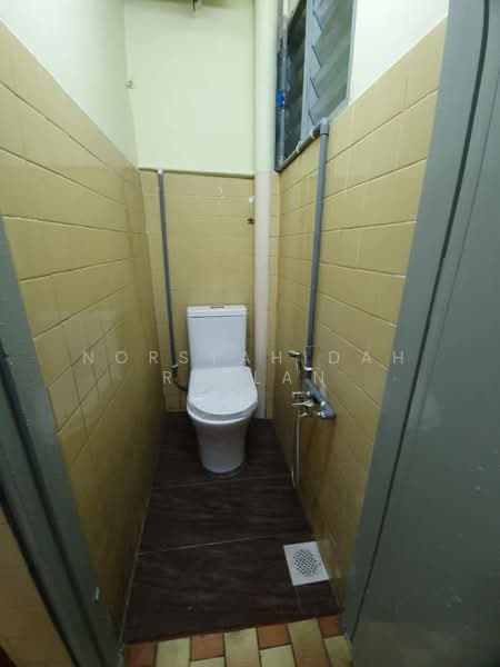 Terraced House for Rent in Taman Melaka Jaya (Batu Berendam) - Norsyahidah Razlan - Bathroom - PropertyGuru.com.my
