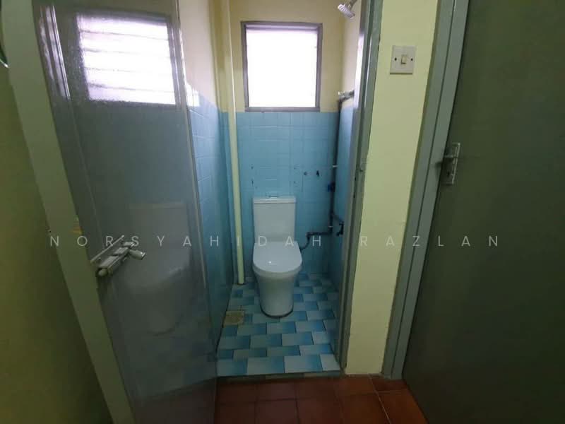 Terraced House for Rent in Taman Melaka Jaya (Batu Berendam) - Norsyahidah Razlan - Bathroom - PropertyGuru.com.my