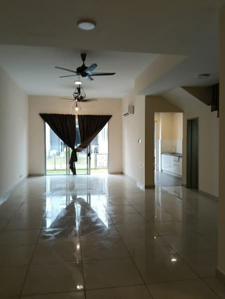 Rumah Teres 2-Tingkat untuk Disewa di Bandar Tropicana Aman (Telok Panglima Garang) - Elyn Soo - Living Room - PropertyGuru.com.my