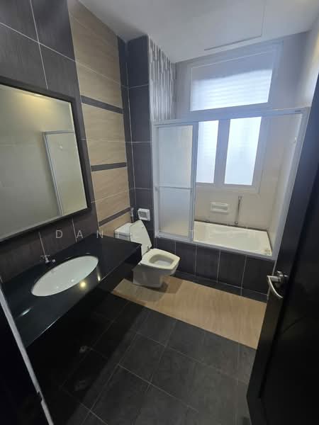 Kondominium untuk Disewa di Fettes Residence - Danick Teoh - Bathroom - PropertyGuru.com.my