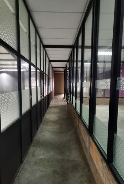 Kilang untuk Disewa di Subang Jaya (Selangor) - Ng Moon Tsing - Corridor - PropertyGuru.com.my
