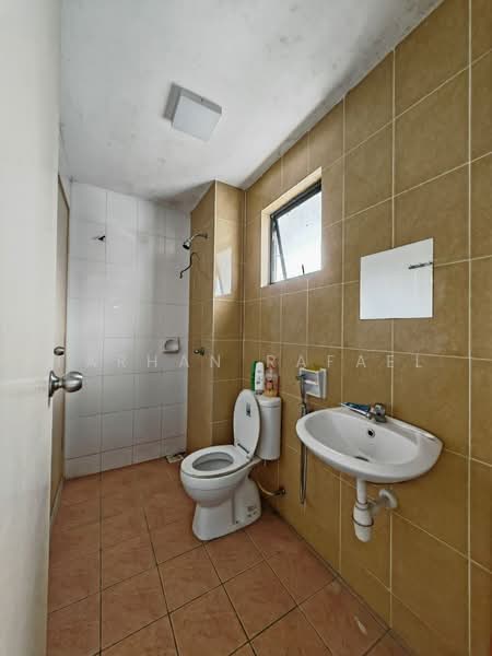 Terraced House for Sale in Sungai Buloh (Selangor) - Farhan Rafael - Bathroom - PropertyGuru.com.my